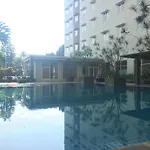Relaxing Studio At Pinewood Apartment Near Unpad Jatinangor By Travelio
