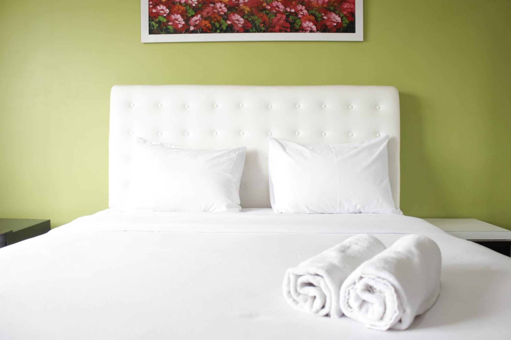 Relaxing At Pinewood Near Unpad Jatinangor By Travelio Apartemen Bandung